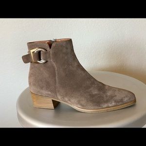 New Aquatalia Faria Taupe Nubuck Booties Italy 8.5